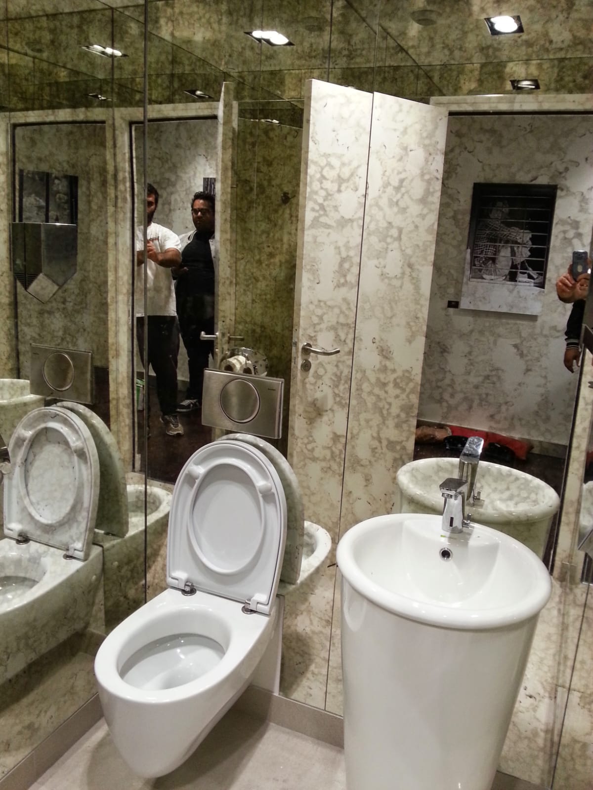 Nivert Vitrier Paris 15 et les miroirs technologiques